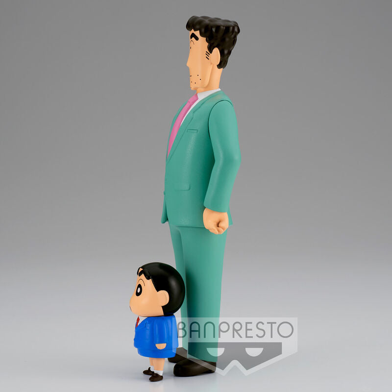 Zoom sur le visage de la figurine Crayon Shinchan Nohara Family avec finition soignée