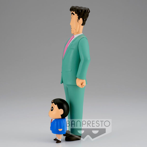 Zoom sur le visage de la figurine Crayon Shinchan Nohara Family avec finition soignée