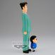 Vue latérale de la figurine Crayon Shinchan Nohara Family Photo montrant la posture dynamique