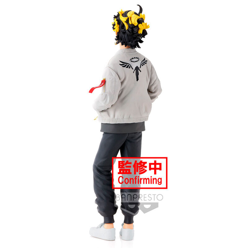 Vue arrière de la figurine Kazutora Hanemiya mettant en valeur les finitions et la texture des vêtements