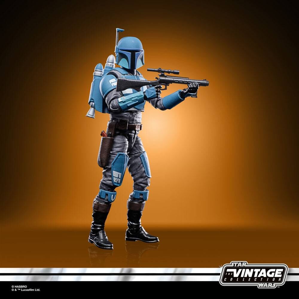 Profil latéral de la figurine Death Watch The Mandalorian montrant les détails du costume