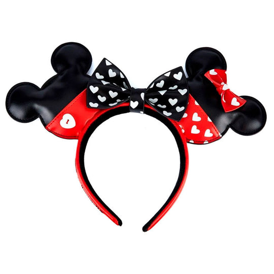 Serre-tête Loungefly Disney avec motifs Mickey et Minnie en thème Saint-Valentin sur fond blanc.