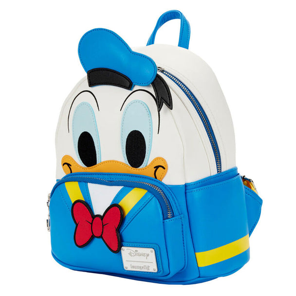 Détail des breloques zippées et des finitions en métal argenté brillant du sac Donald Duck