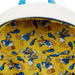 Zoom sur l'appliqué et l'impression du personnage Donald Duck sur le sac à dos Loungefly
