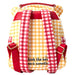 Sac à dos Loungefly Winnie l'Ourson porté en situation, style décontracté Disney
