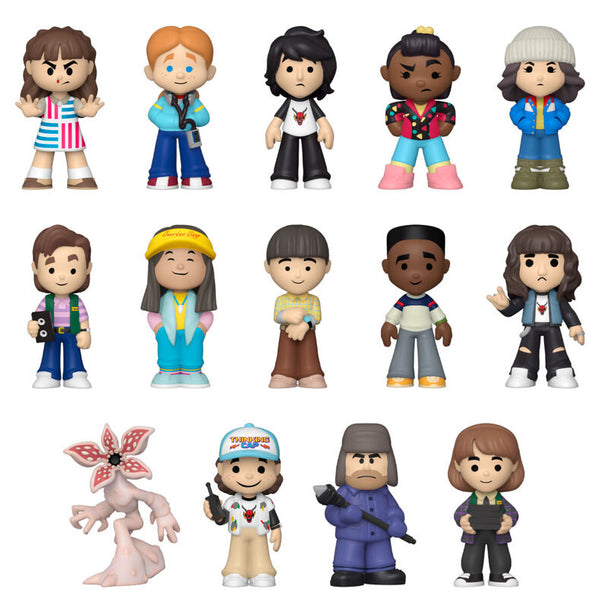 Deux figurines Funko Mystery Minis Stranger Things exposées, représentant des personnages emblématiques de la série