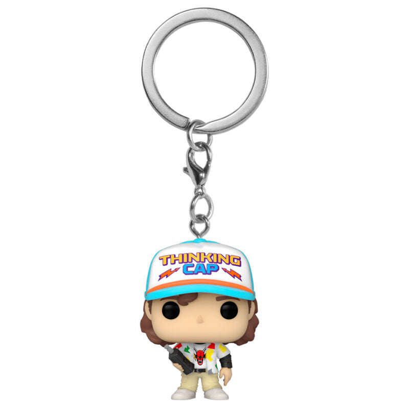 Porte-clés Dustin Stranger Things suspendu avec son anneau métallique robuste visible