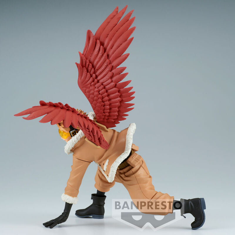 Vue arrière de la figurine Hawks BANPRESTO mettant en valeur les ailes stylisées