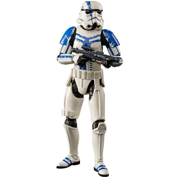 Détail des accessoires inclus avec la figurine Stormtrooper Commander HASBRO, montrant armes et équipement