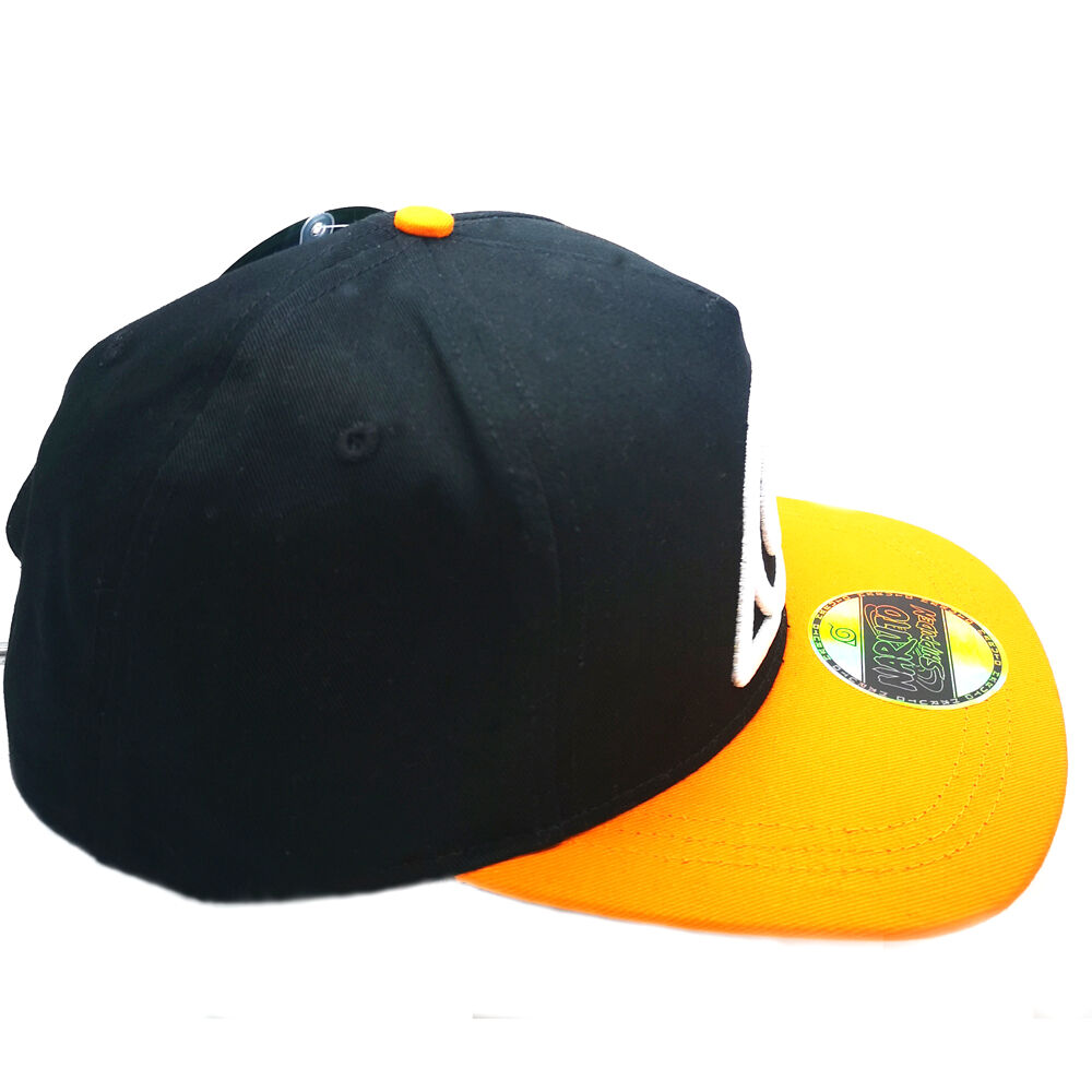 Profil latéral de la casquette Naruto junior montrant la taille ajustable 56-58 cm