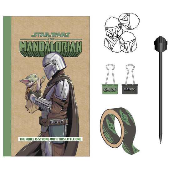 Présentation du contenu du set de papeterie Star Wars The Mandalorian montrant les feuilles et enveloppes décorées