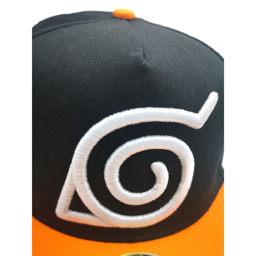 Casquette Naruto junior portée par un enfant avec un fond neutre mettant en valeur le produit