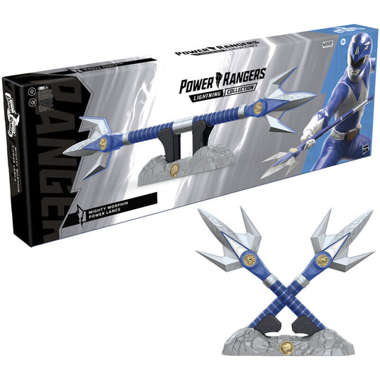 Réplique Power Lance Power Rangers Lightning Collection avec éclairage LED activé sur fond blanc