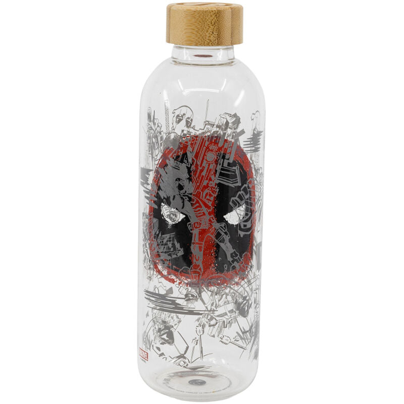 Gros plan sur le bouchon hermétique sans BPA de la bouteille Deadpool Marvel 1030ml STOR