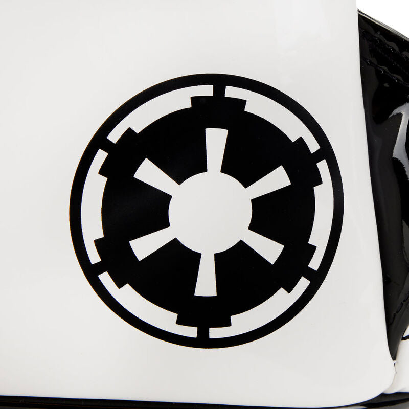 Photo du sac à dos Star Wars porté montrant son design compact et stylé
