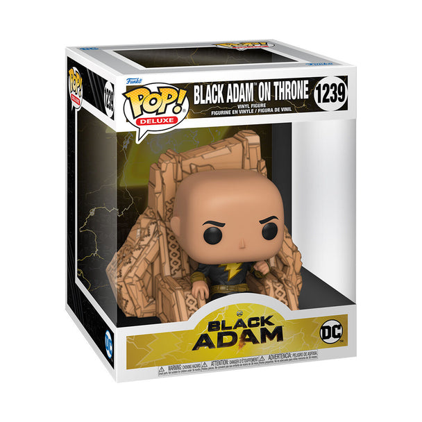 Vue latérale de la figurine Black Adam sur trône, mettant en valeur la posture imposante et les textures du vinyle