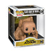 Vue latérale de la figurine Black Adam sur trône, mettant en valeur la posture imposante et les textures du vinyle