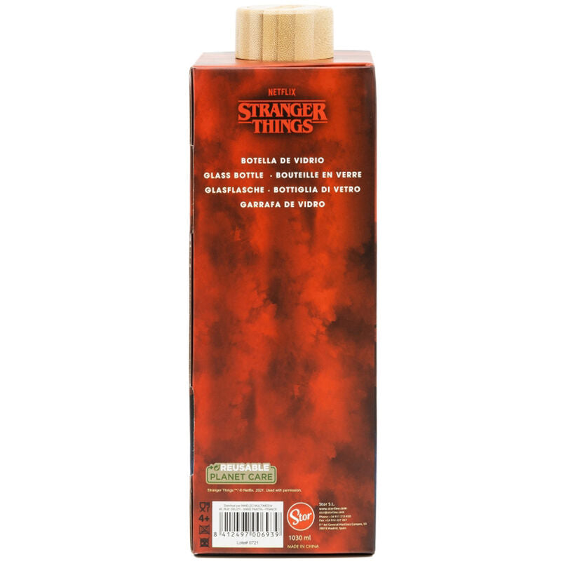 Présentation de la bouteille Stranger Things 1030ml montrant sa capacité et son design unique