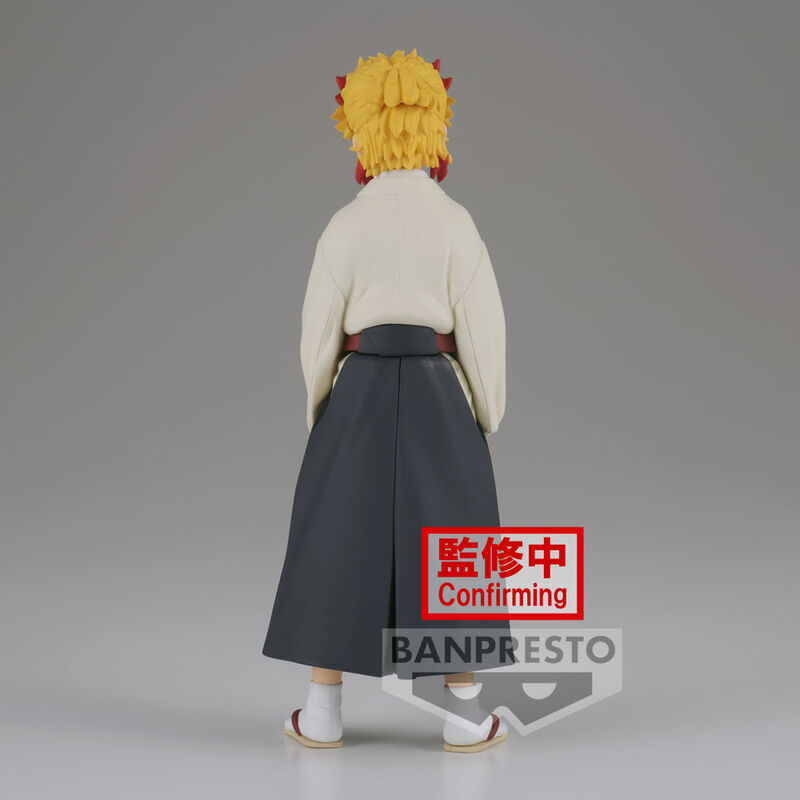 Vue arrière de la figurine Senjuro Rengoku Demon Slayer avec accessoires