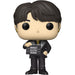 Vue rapprochée de la figurine Funko POP BTS Suga montrant les détails du visage et des vêtements