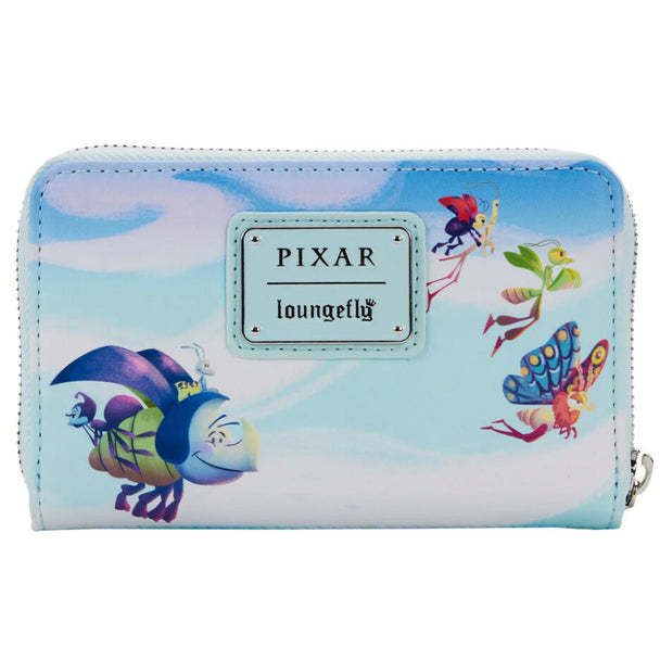 Détail des cinq emplacements pour cartes sur le portefeuille Loungefly Bugs Life en cuir vegan