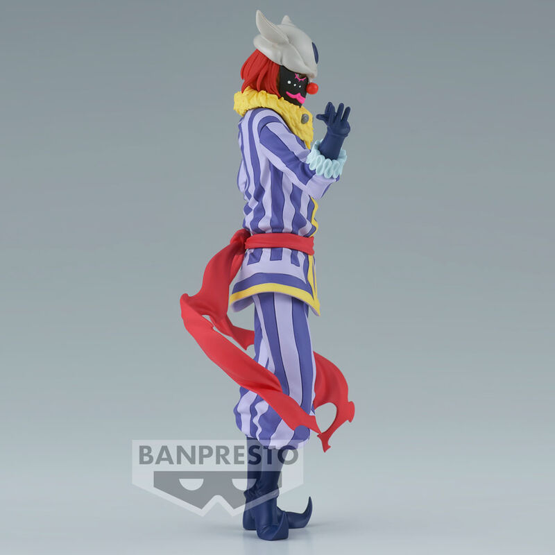 Image rapprochée des détails du visage et des accessoires de la figurine Laplace BANPRESTO