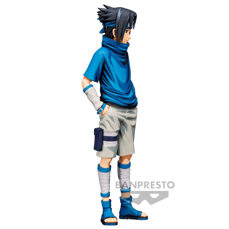 Profil gauche de la figurine Sasuke Uchiha avec son costume iconique Naruto