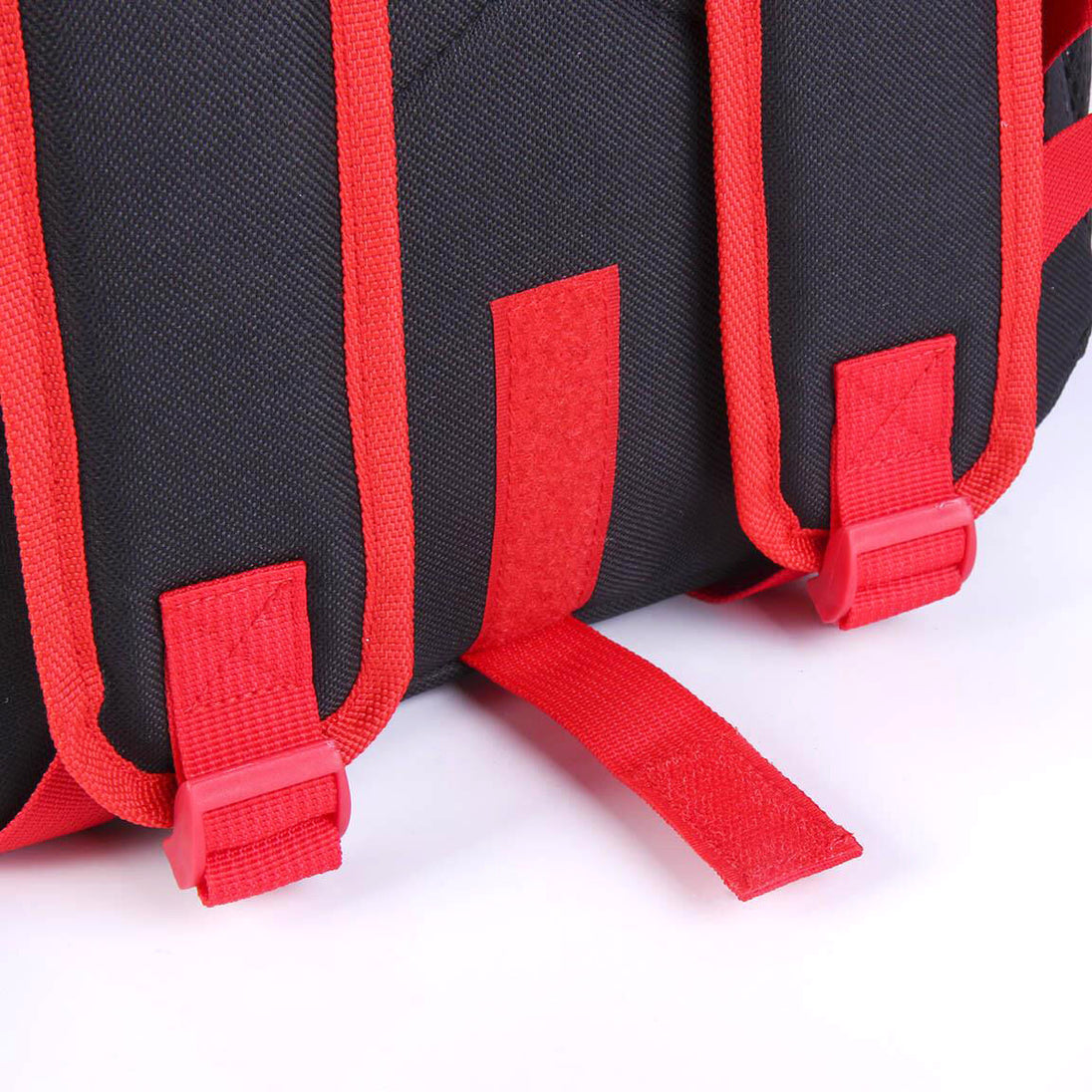 Vue latérale du sac à dos Disney Minnie CERDÁ montrant la profondeur de 14 cm
