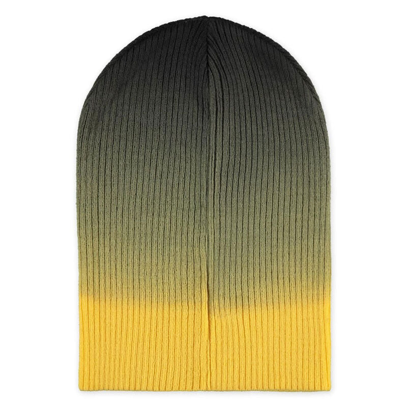 Bonnet Pokémon Pikachu DIFUZED présenté sur un mannequin, montrant la texture douce et la qualité du tricot