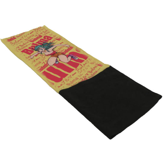 Snood Dragon Ball Bulma plié sur une surface blanche, illustrant sa texture et ses finitions soignées.