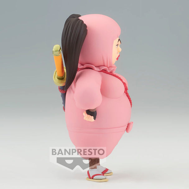 Vue latérale de la figurine BANPRESTO Shinobu Wanokuni, présentant sa posture dynamique et ses accessoires