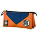 Vue latérale de la trousse Dragon Ball avec le compartiment supplémentaire ouvert, illustrant son organisation pratique.