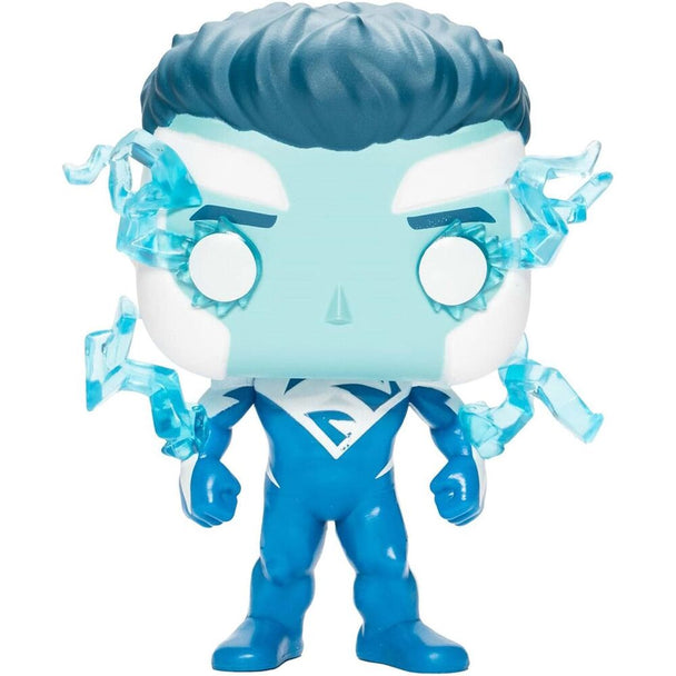 Vue rapprochée de la figurine Funko POP Superman Blue exclusive avec détails précis et boîte transparente