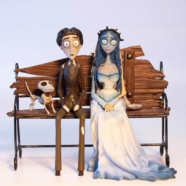 Figurine Emily et Victor La Mariée Cadavérique vue de face avec détails des costumes