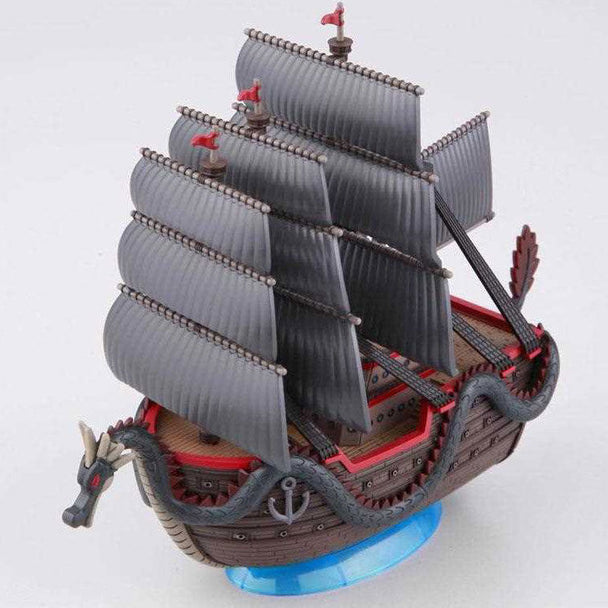 Vue latérale de la maquette Dragons Ship One Piece BANDAI 15cm montrant l'assemblage sans colle
