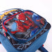 Photo du sac à dos Marvel Spiderman porté par un enfant en extérieur, illustrant son confort
