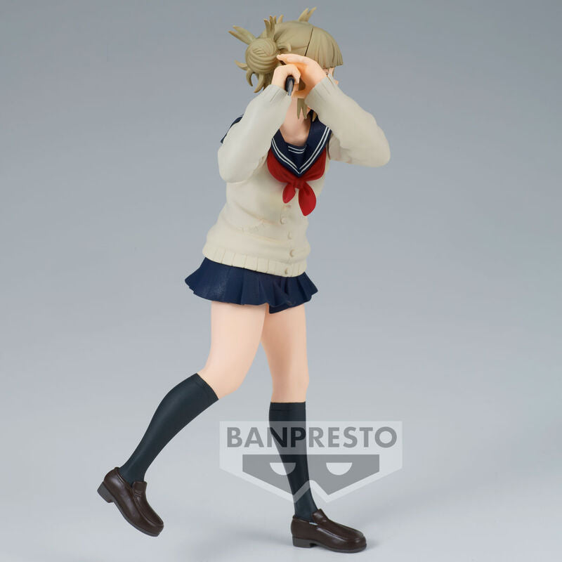 Photo de la figurine Himiko Toga montrant les détails de la tenue et accessoires
