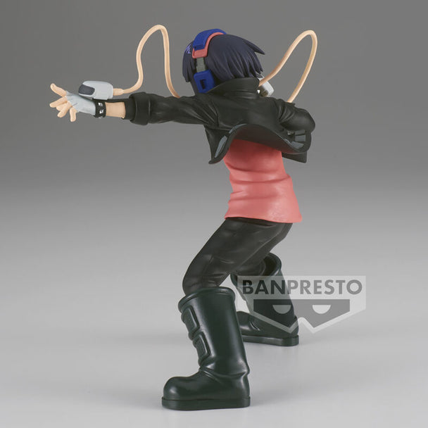 Profil gauche de la figurine Kyoka Jiro The Amazing Heroes 13cm par BANPRESTO, montrant ses accessoires.