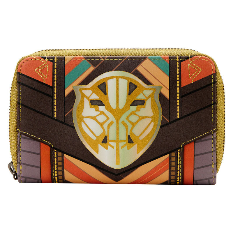 Vue avant du portefeuille Loungefly Marvel Black Panther Okoye avec détails embossés et zippé en cuir vegan noir