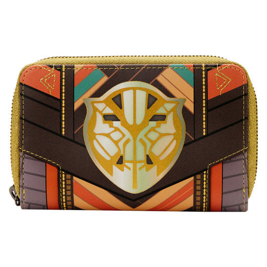Vue avant du portefeuille Loungefly Marvel Black Panther Okoye avec détails embossés et zippé en cuir vegan noir