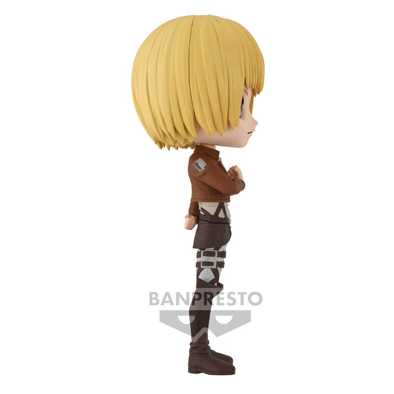 Profil latéral de la figurine Armin Arlert Q Posket montrant la qualité de la finition BANPRESTO