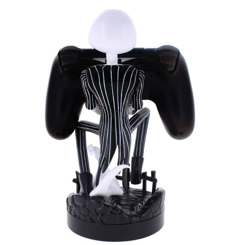 Figurine Jack Skellington en gros plan avec détails des mains tenant un câble