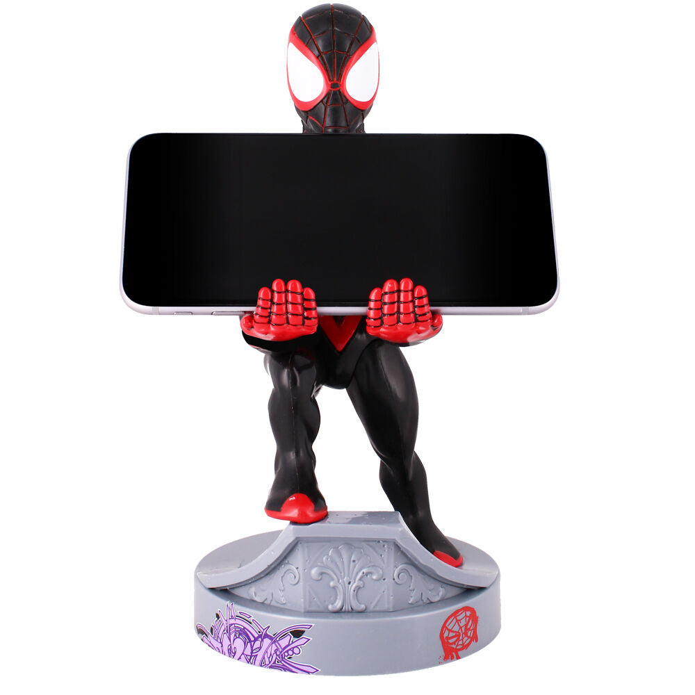 Profil latéral du support figurine Spiderman Miles Morales montrant les détails précis