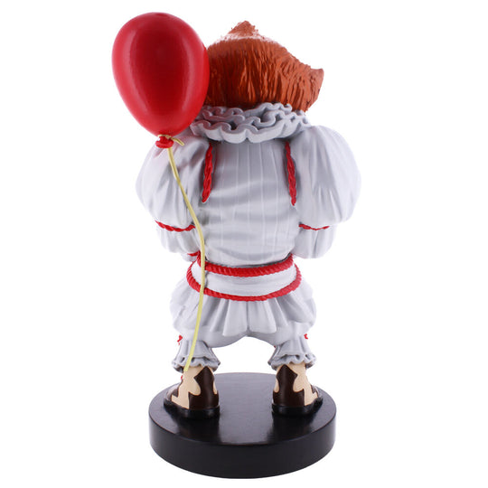Photo du support Cable Guy Pennywise avec plusieurs manettes et télécommande compatibles