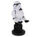 Vue rapprochée du support Cable Guy Stormtrooper avec une manette Xbox Series S/X posée dessus