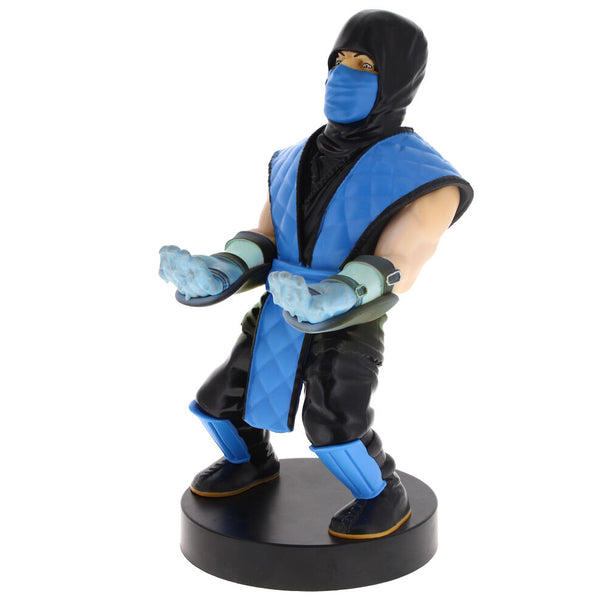Détail du visage sculpté de la figurine Sub Zero sur son support câble de 21 cm