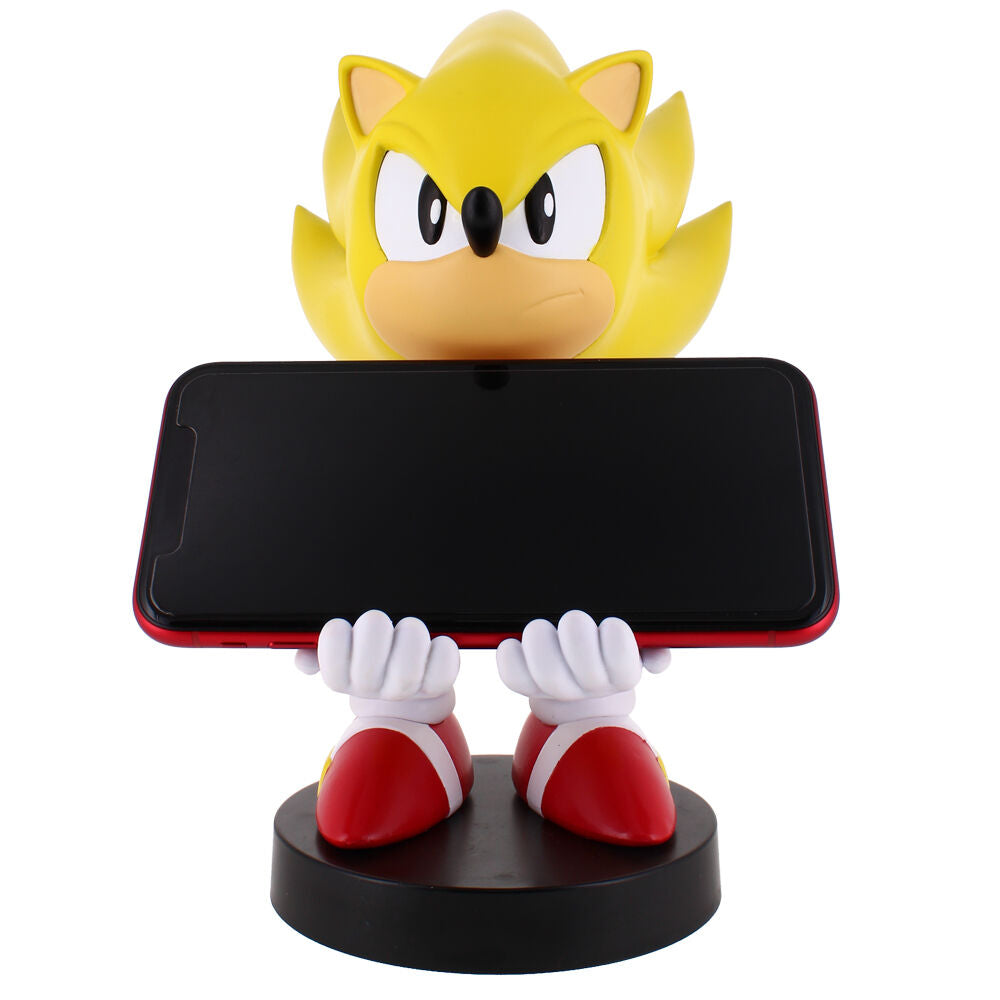 Présentation du support Sonic Super Sonic avec plusieurs contrôleurs et télécommandes rangés ensemble.