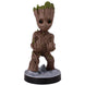 Support câble Groot Marvel Guardians of the Galaxy en position verticale tenant une manette de jeu