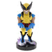Support Marvel Wolverine Cable Guy de 21 cm tenant une manette de jeu noire sur un bureau