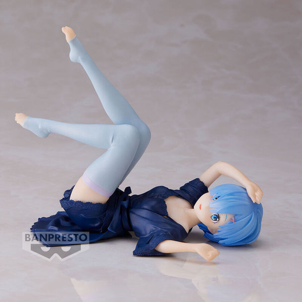 Profil gauche de la figurine Rem Relax Time 10cm montrant la tenue décontractée et les finitions